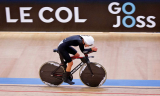 Joss Lowden Hour Record op oude fiets, nieuwe FFWD & LeCol kit